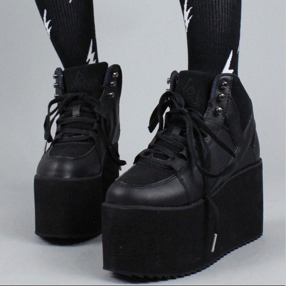 YRU Shoes - DOLLSKILL (YRU) platforms